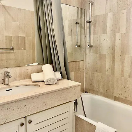 2 Pieces Avec Climatisation, 4 Couchages, A 100m De La - Fr-1-252a-33 فينوف لوبيه