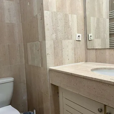 2 Pieces Avec Climatisation, 4 Couchages, A 100m De La - Fr-1-252a-33 * فينوف لوبيه